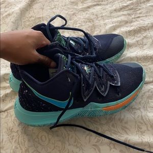 Nike Kyrie 5’s
